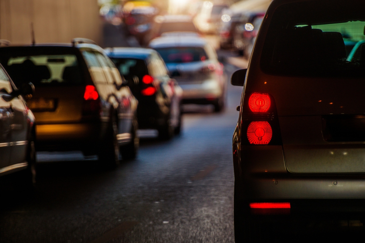 prikaz automobila u gradu